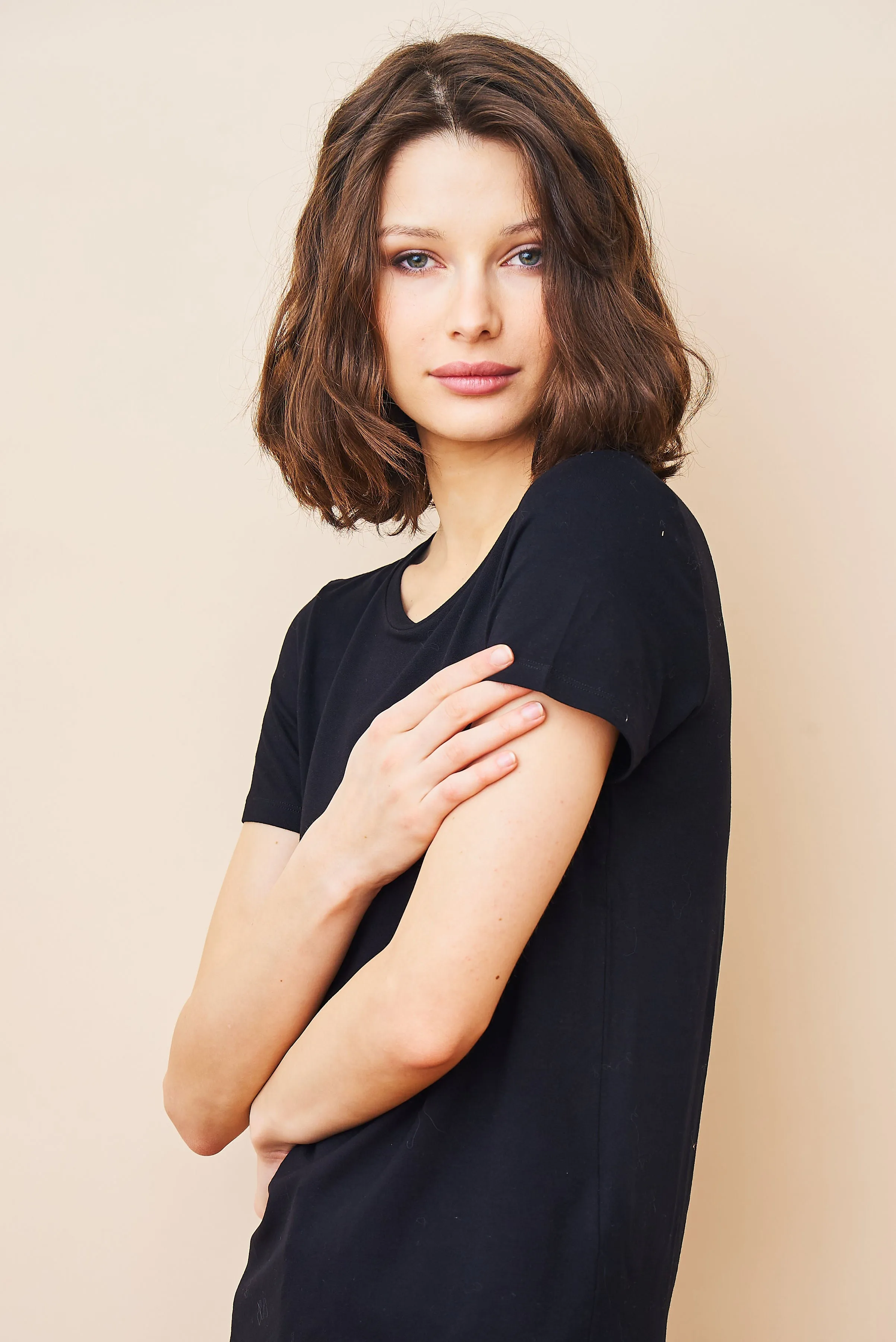 Soft Touch Short Sleeve Semi Relaxed Crewneck in Noir
